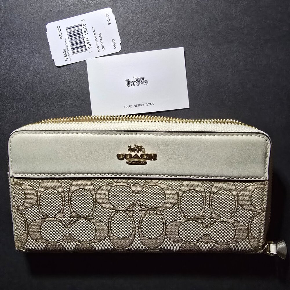 Coach F76638 Accordion Zip Wallet Signature Light Khaki Chalk NWT